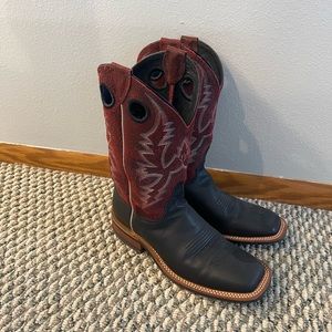Justin Mens Leather Boot size 7. Worn once!